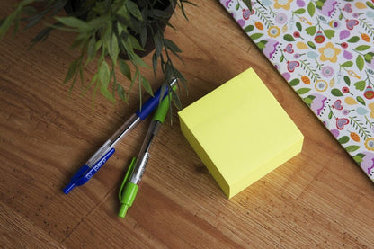 Notes blok 76x76mm - med 400 sider i gul - pakke med 6 stk